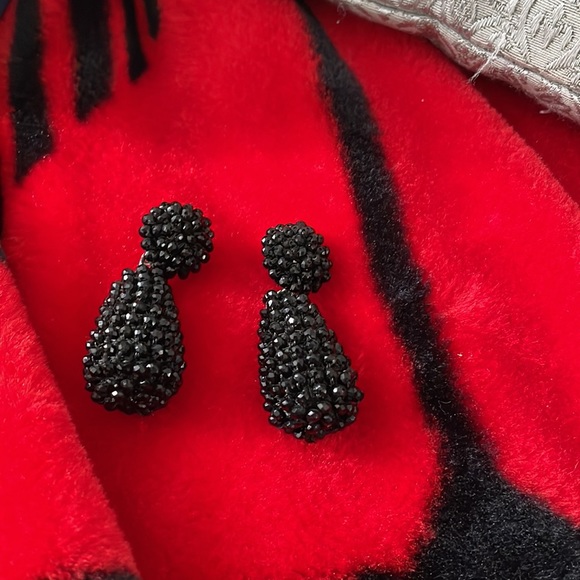 Stunning Pieced Earrings For Formal Dinner - Picture 3 of 5